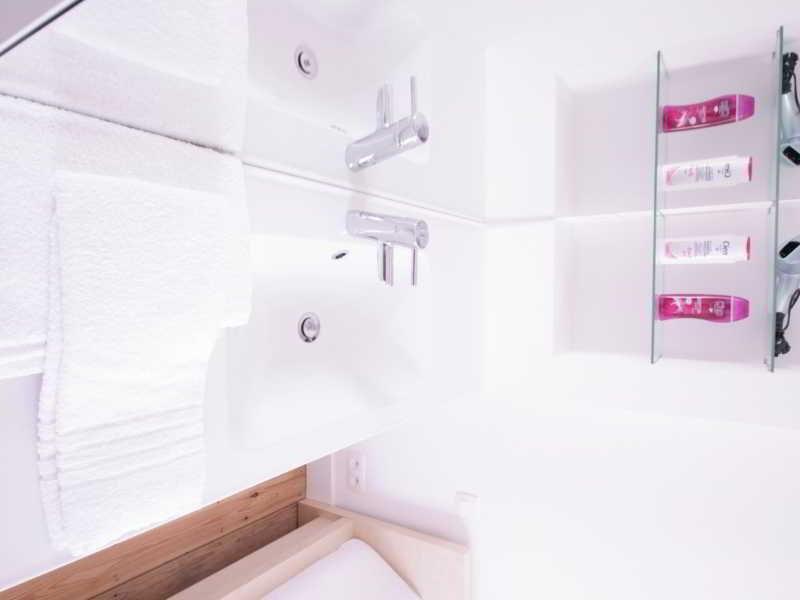 Victory Apartments Иксел Екстериор снимка